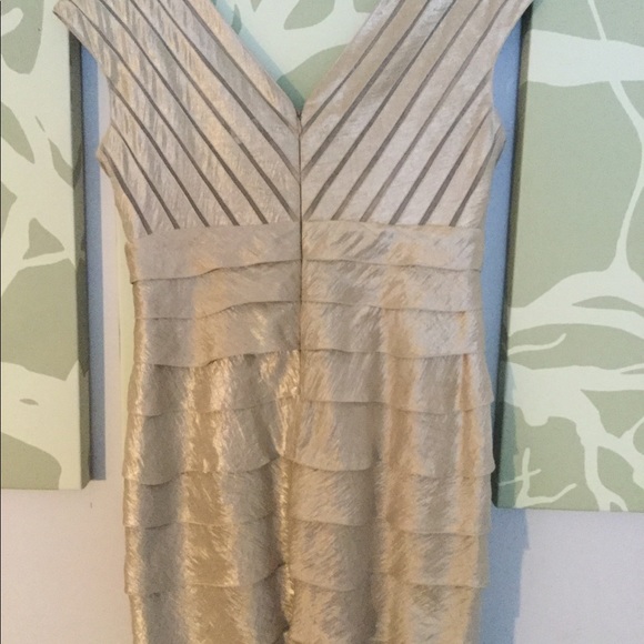 Adrianna papell tier scalloped dress - Picture 3 of 4